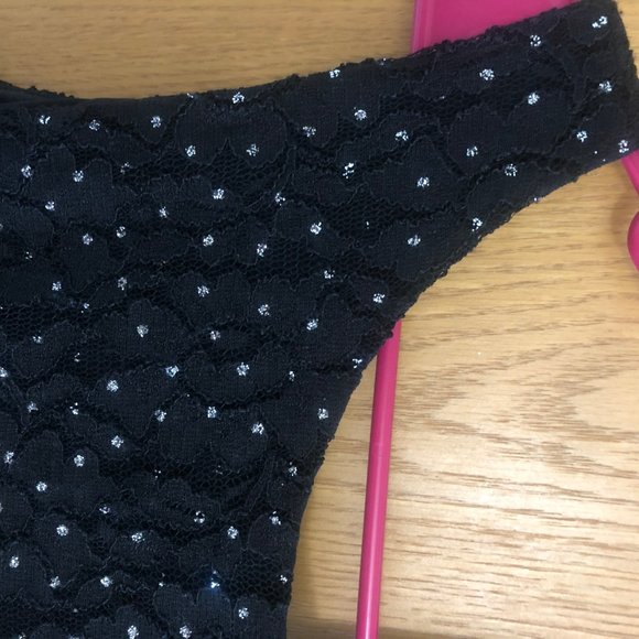 Little black lace dress with glitter dots - Picture 3 of 3